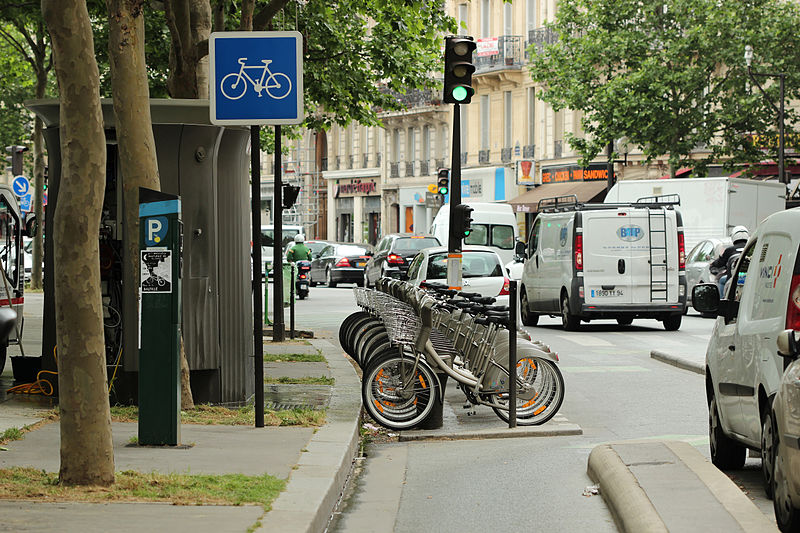 Fichier: Boulevard Richard-Lenoir (Paris), piste cyclable 02.jpg